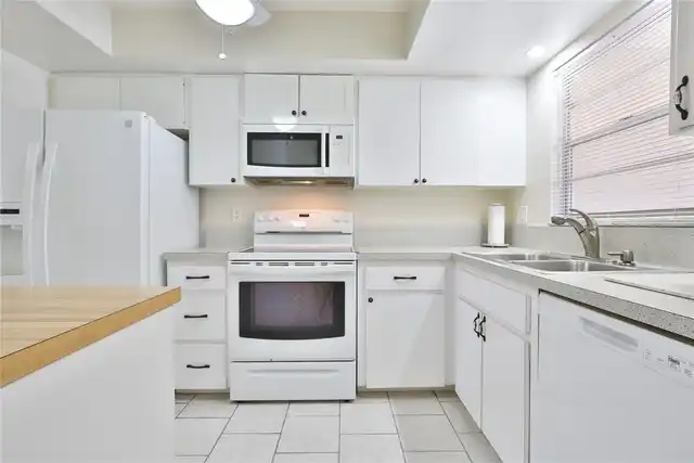 Listing Photo 10