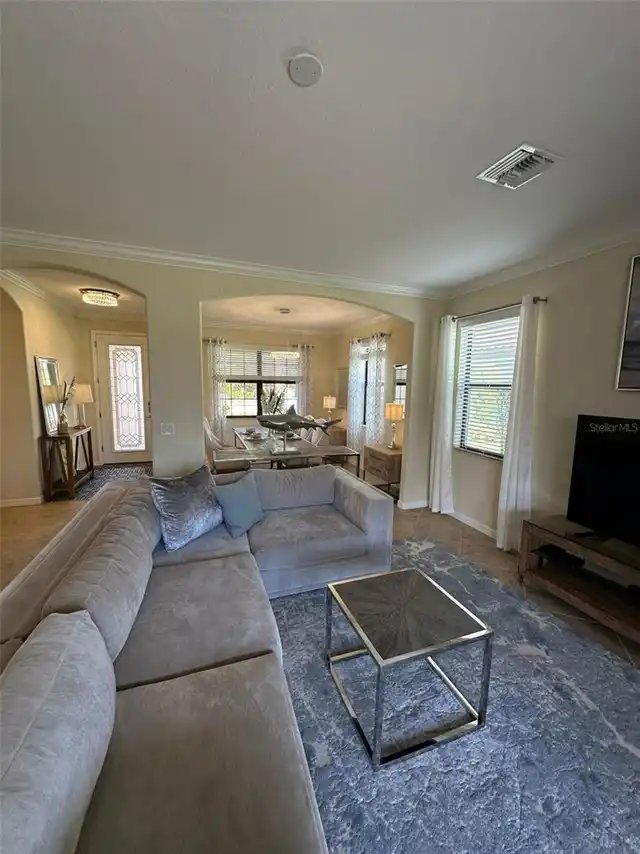 Listing Photo 12