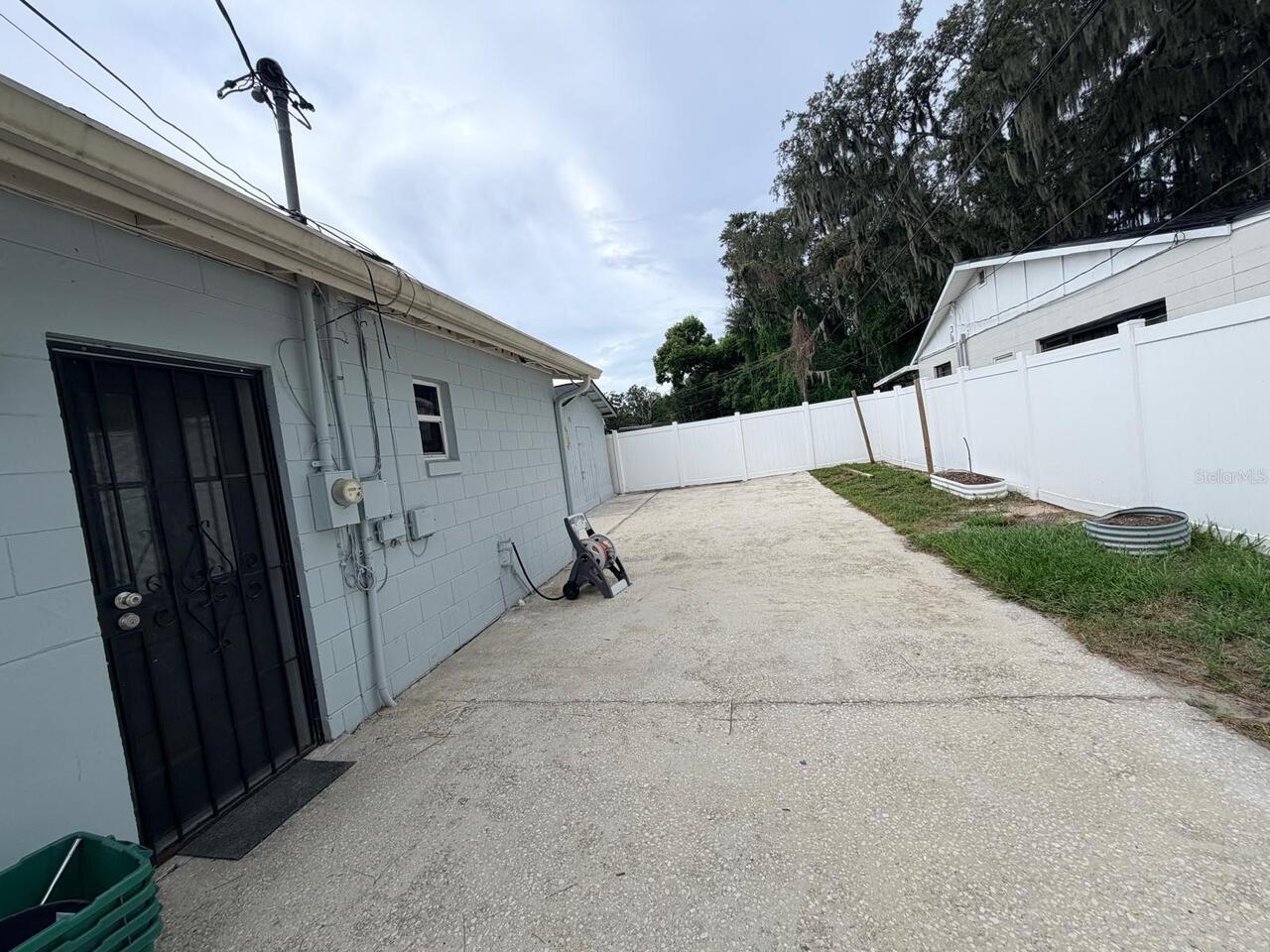 Listing Photo 8