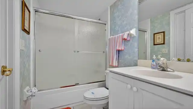 Listing Photo 8