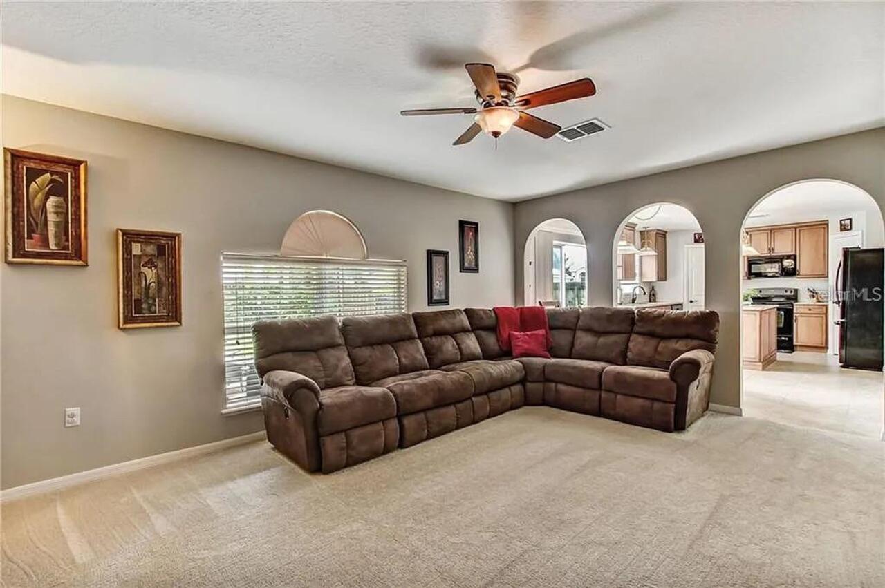 Listing Photo 11