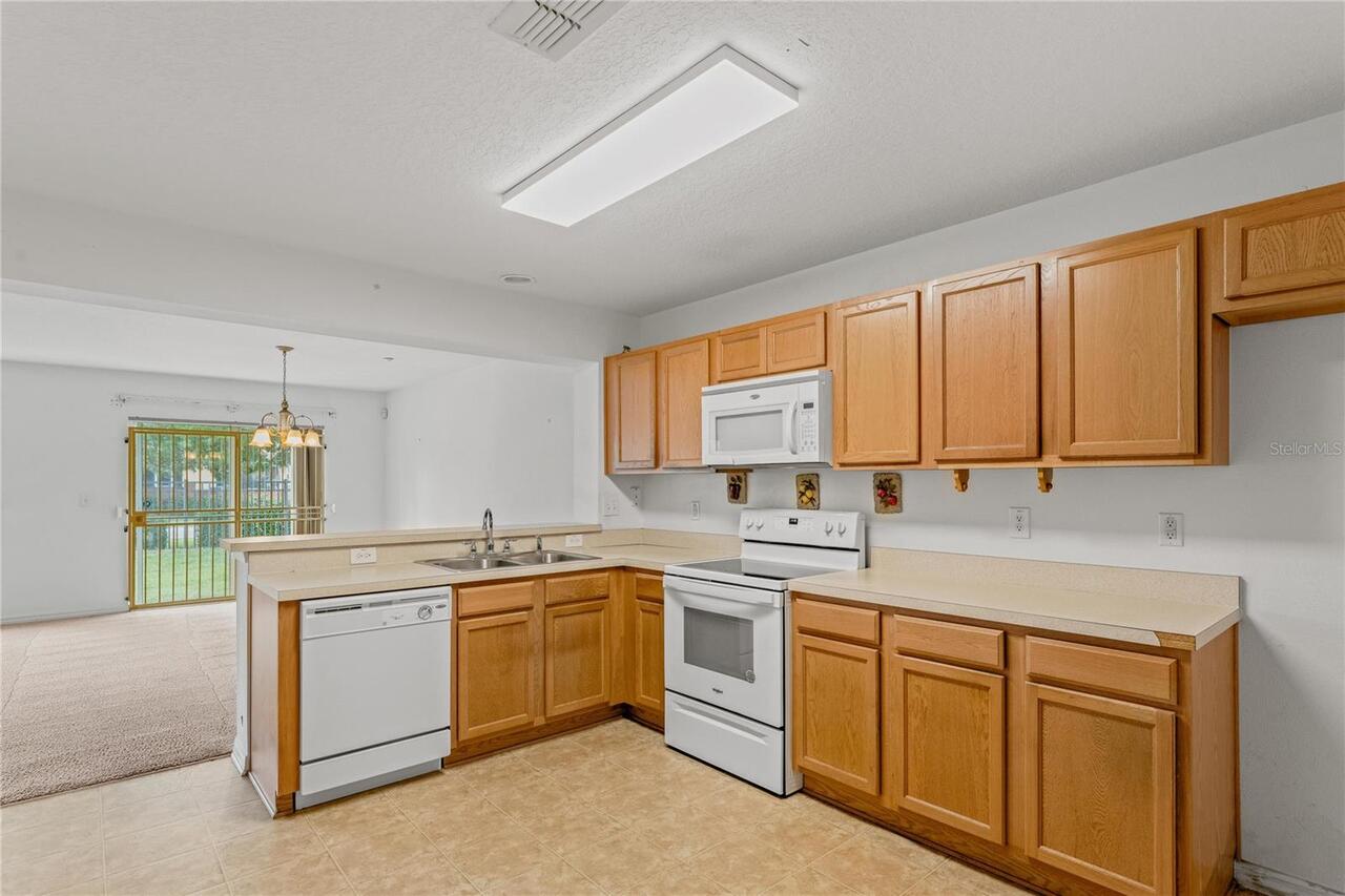 Listing Photo 12