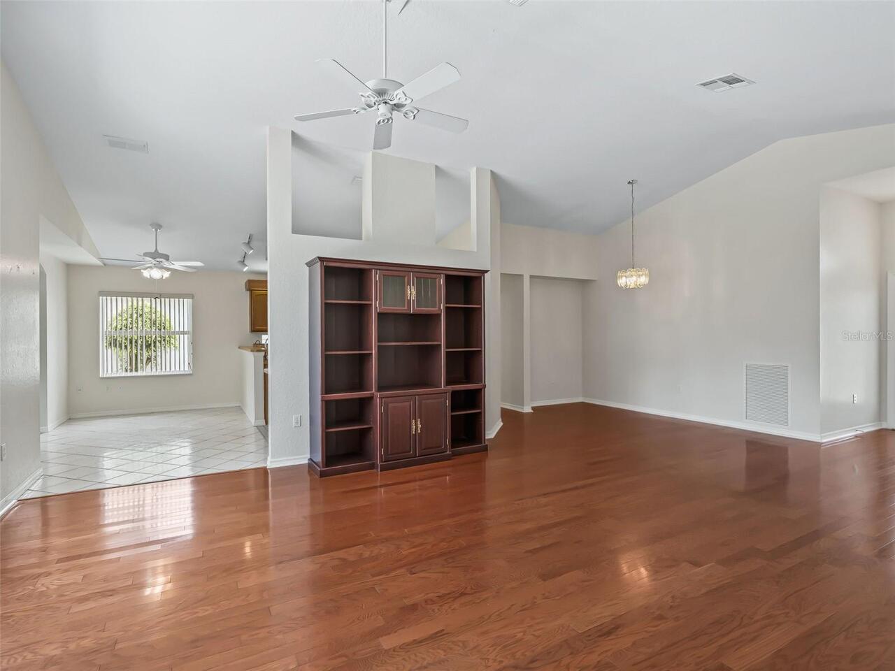 Listing Photo 8