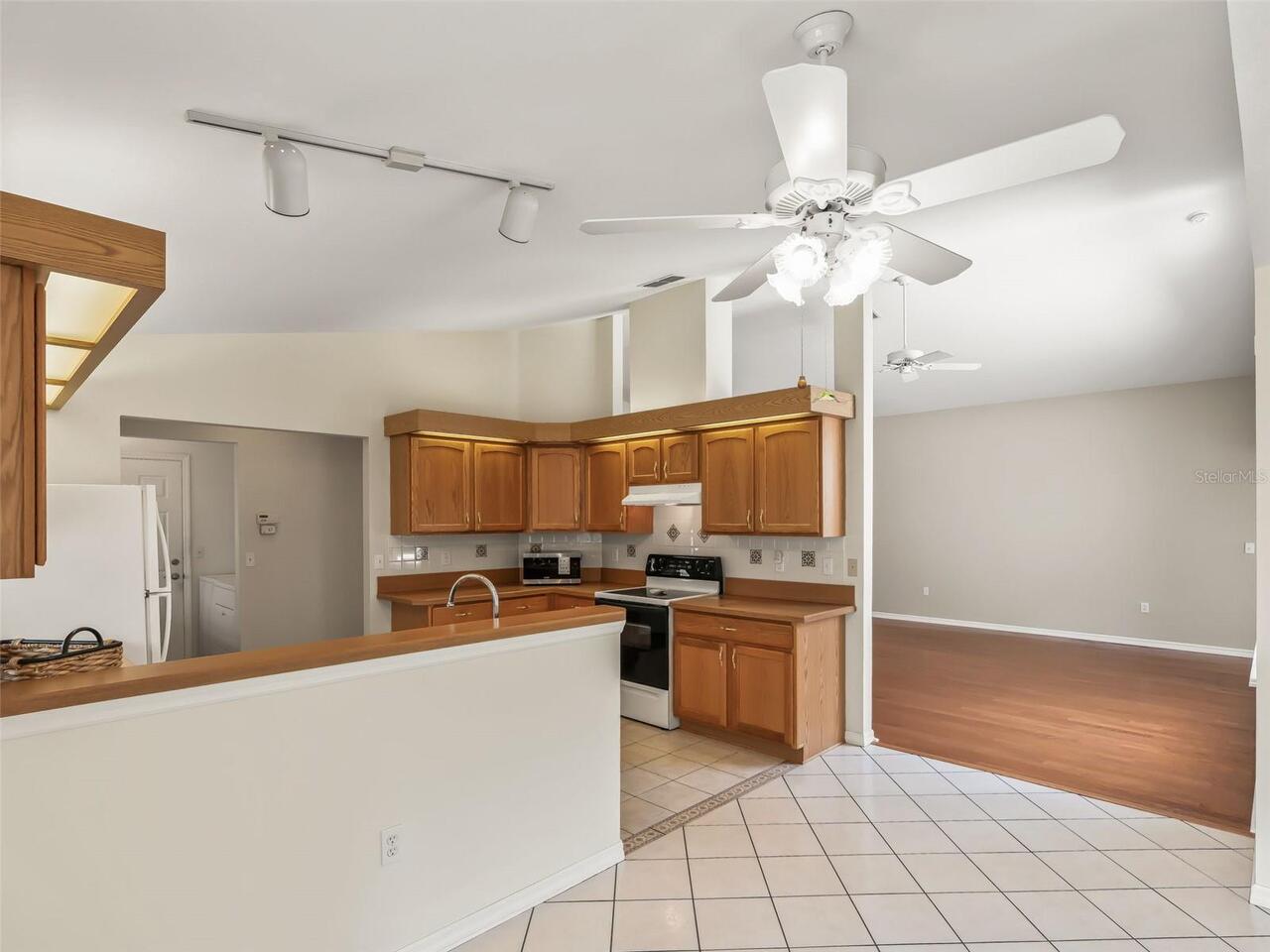 Listing Photo 12