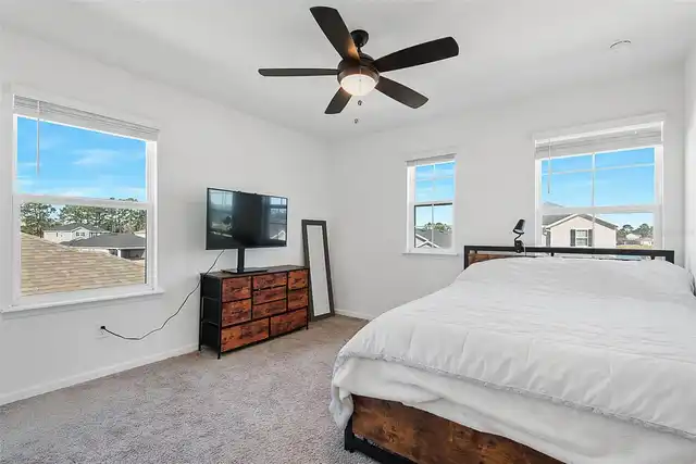 Listing Photo 10