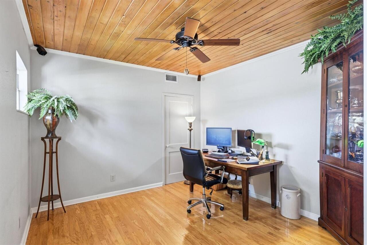 Listing Photo 12