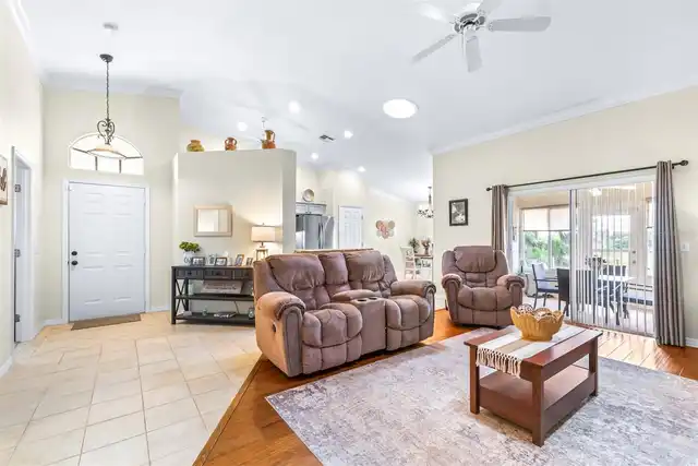Listing Photo 7