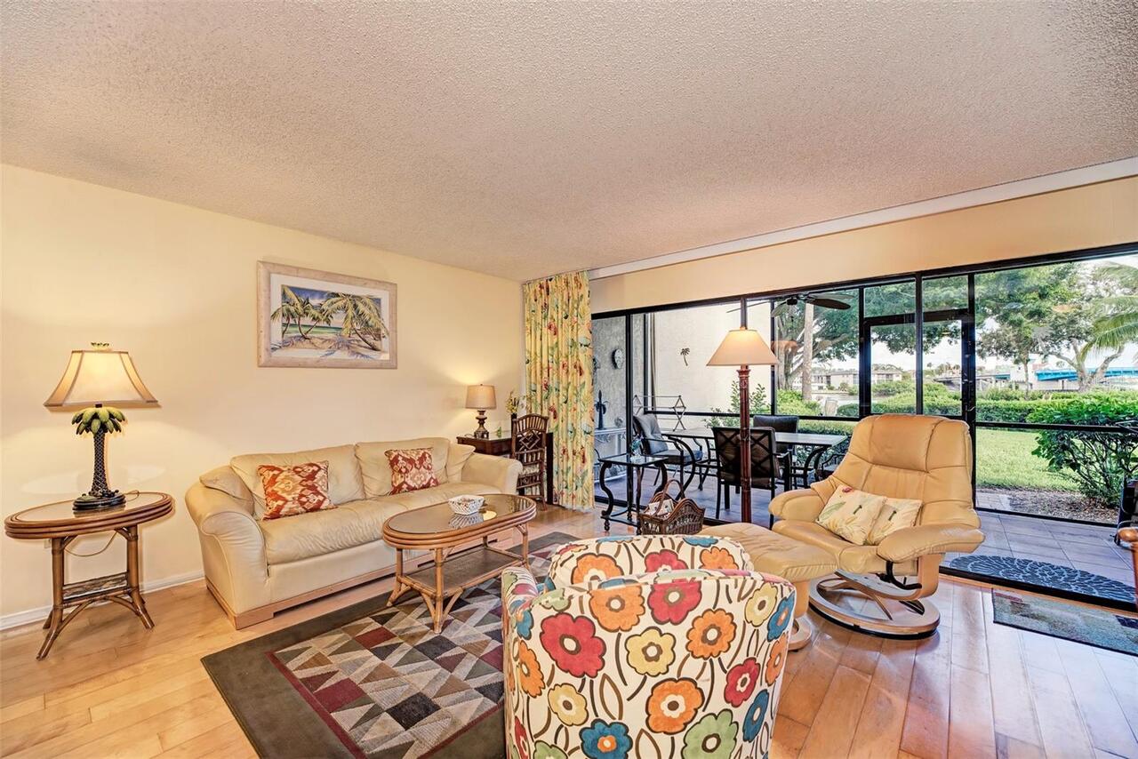 Listing Photo 14