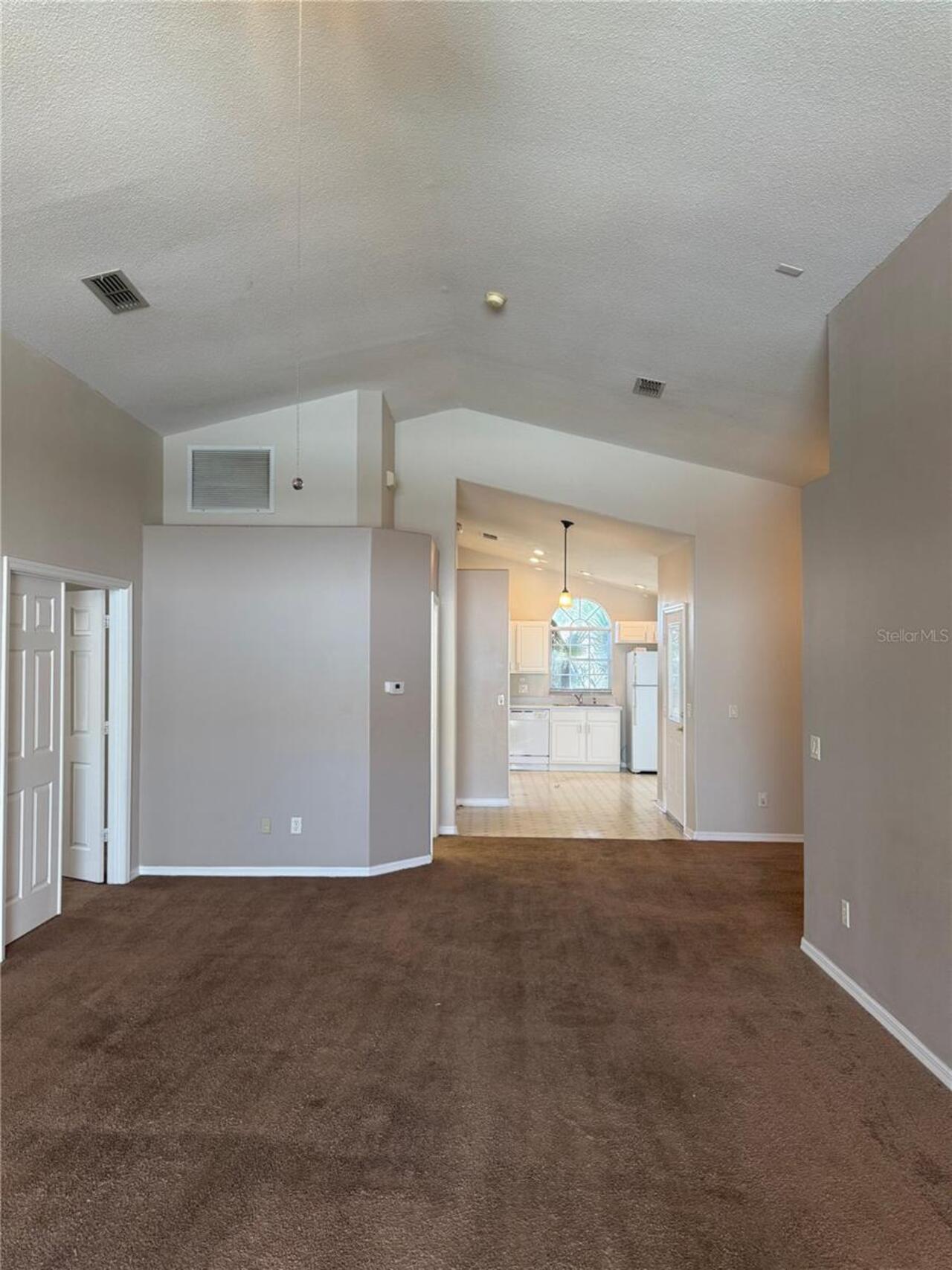 Listing Photo 9