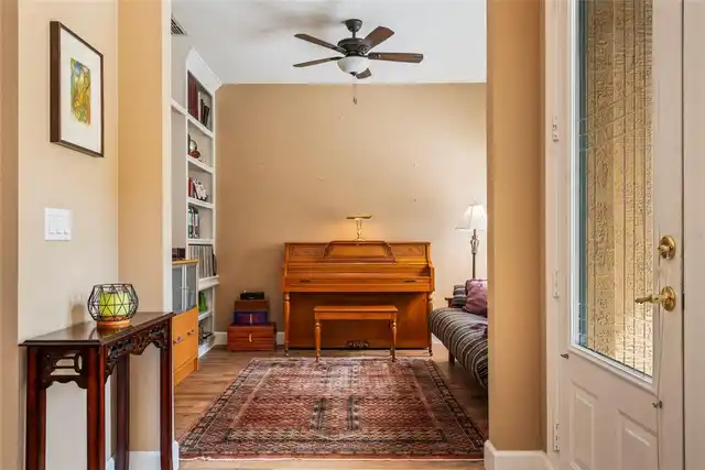 Listing Photo 10