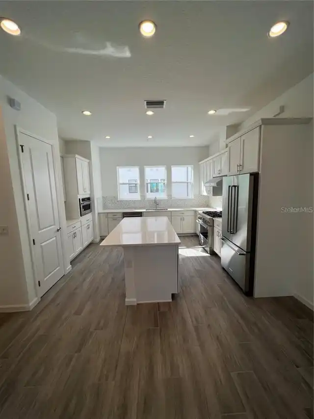 Listing Photo 7