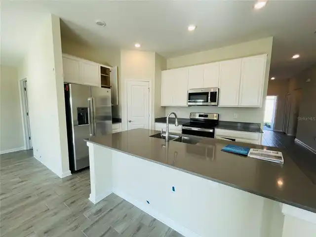 Listing Photo 8