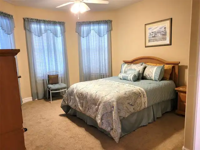 Listing Photo 11