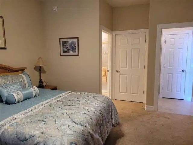 Listing Photo 12