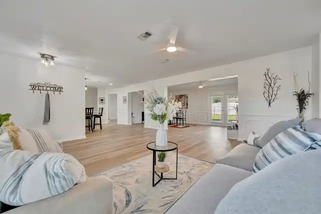 Listing Photo 8
