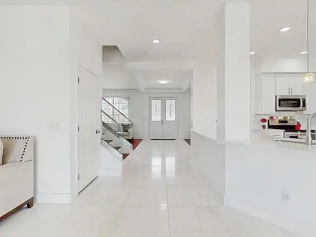 Listing Photo 11