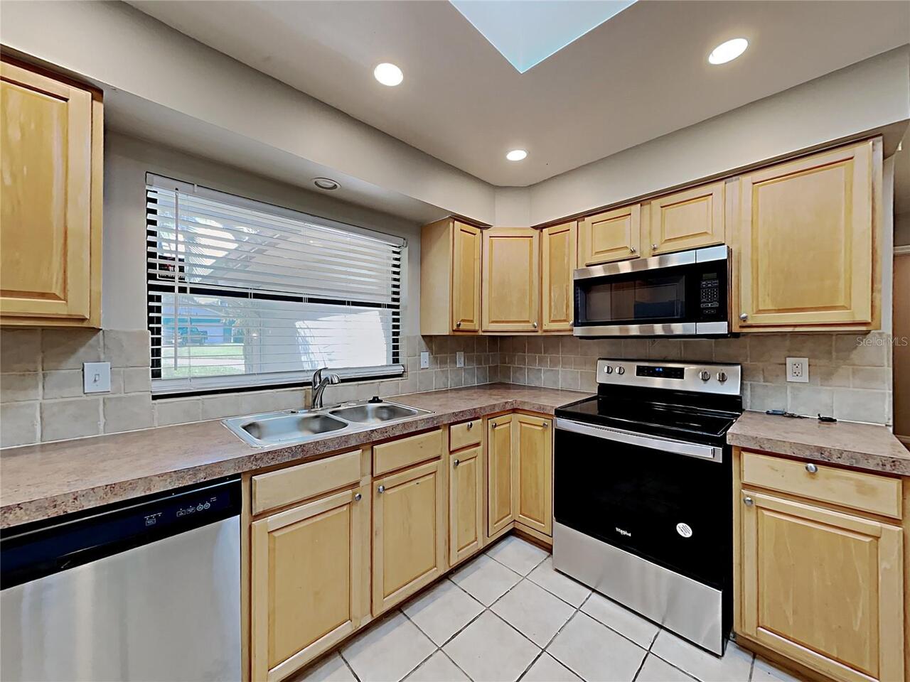 Listing Photo 8