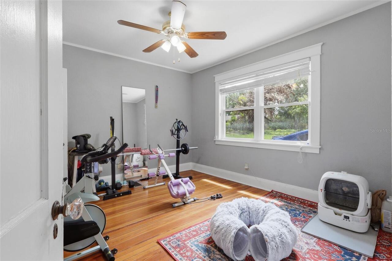Listing Photo 12