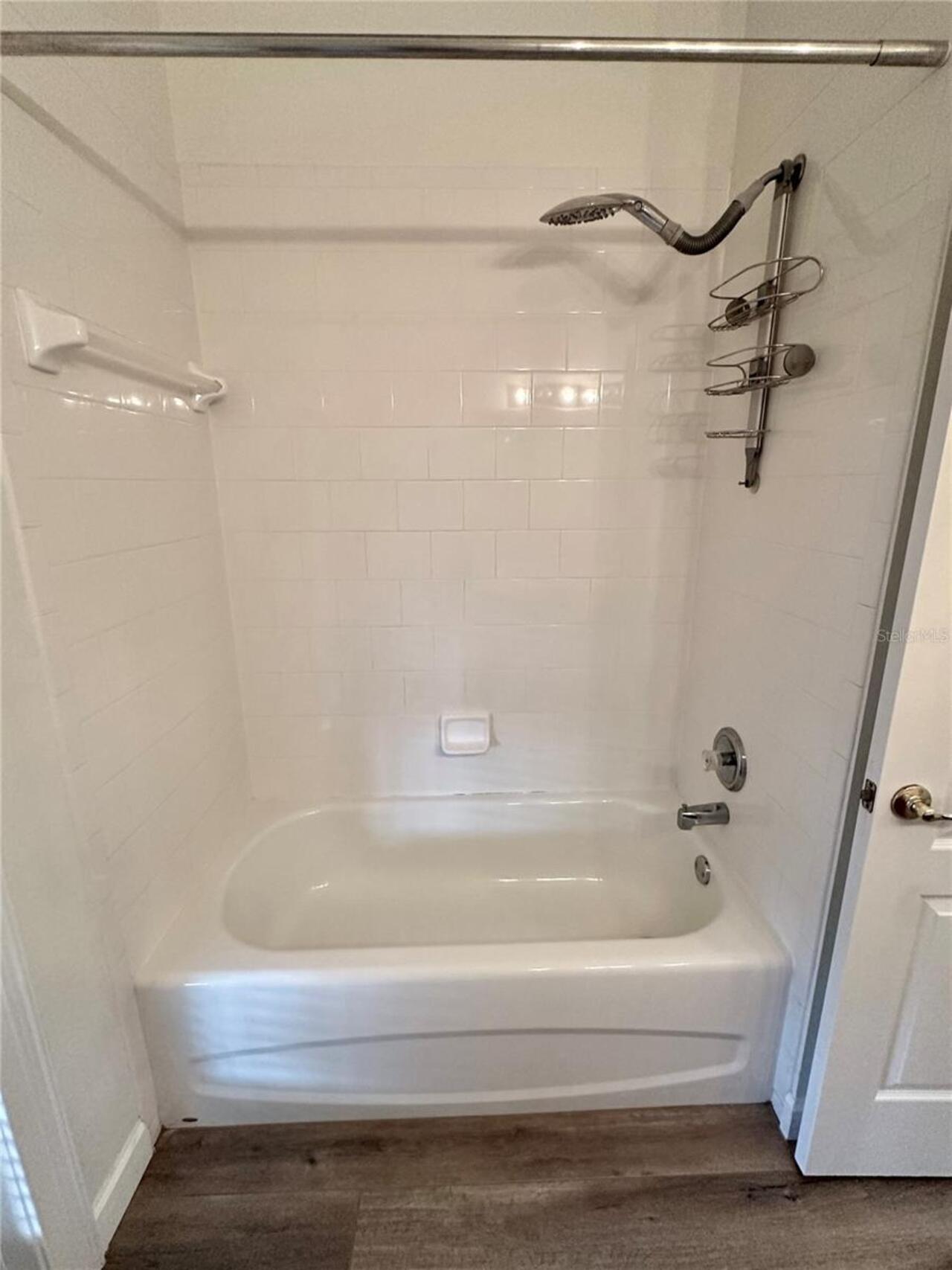 Listing Photo 12