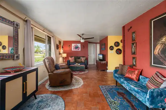 Listing Photo 8
