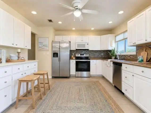 Listing Photo 8