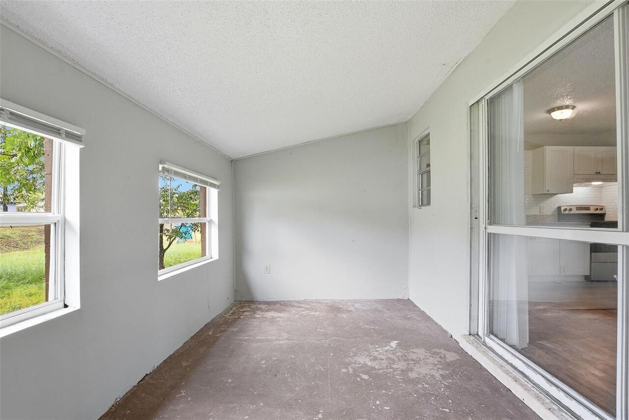 Listing Photo 12