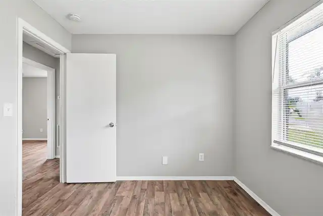 Listing Photo 17