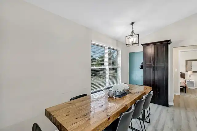 Listing Photo 14