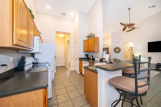 Listing Photo 8