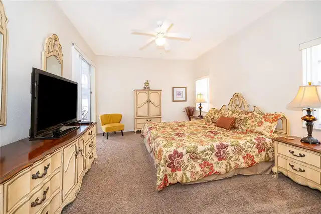 Listing Photo 11
