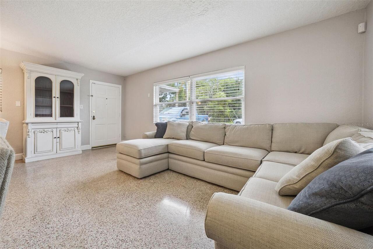 Listing Photo 10