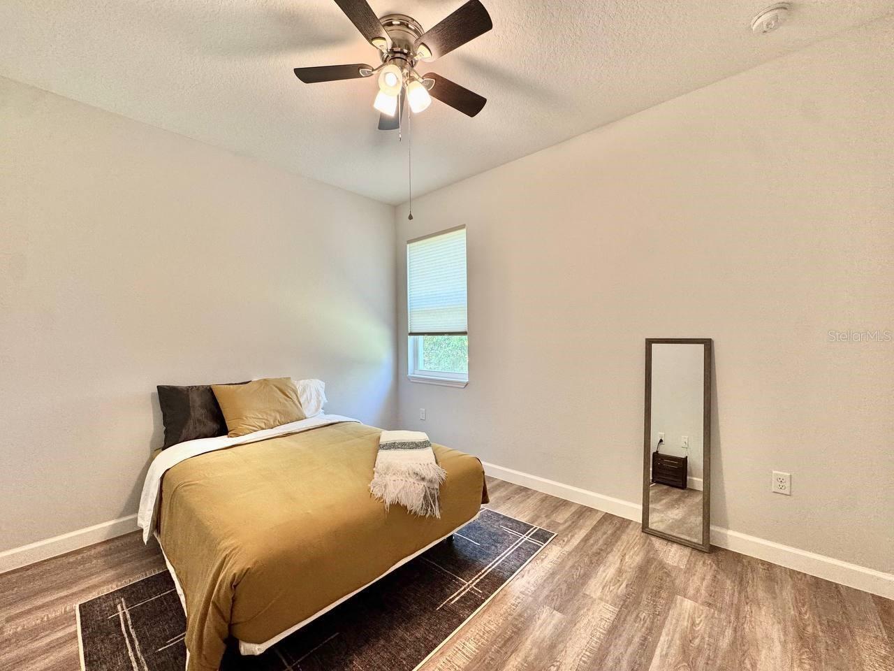 Listing Photo 12