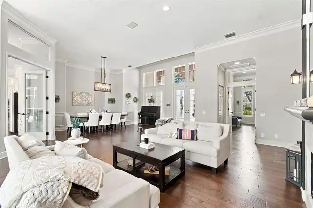 Listing Photo 10
