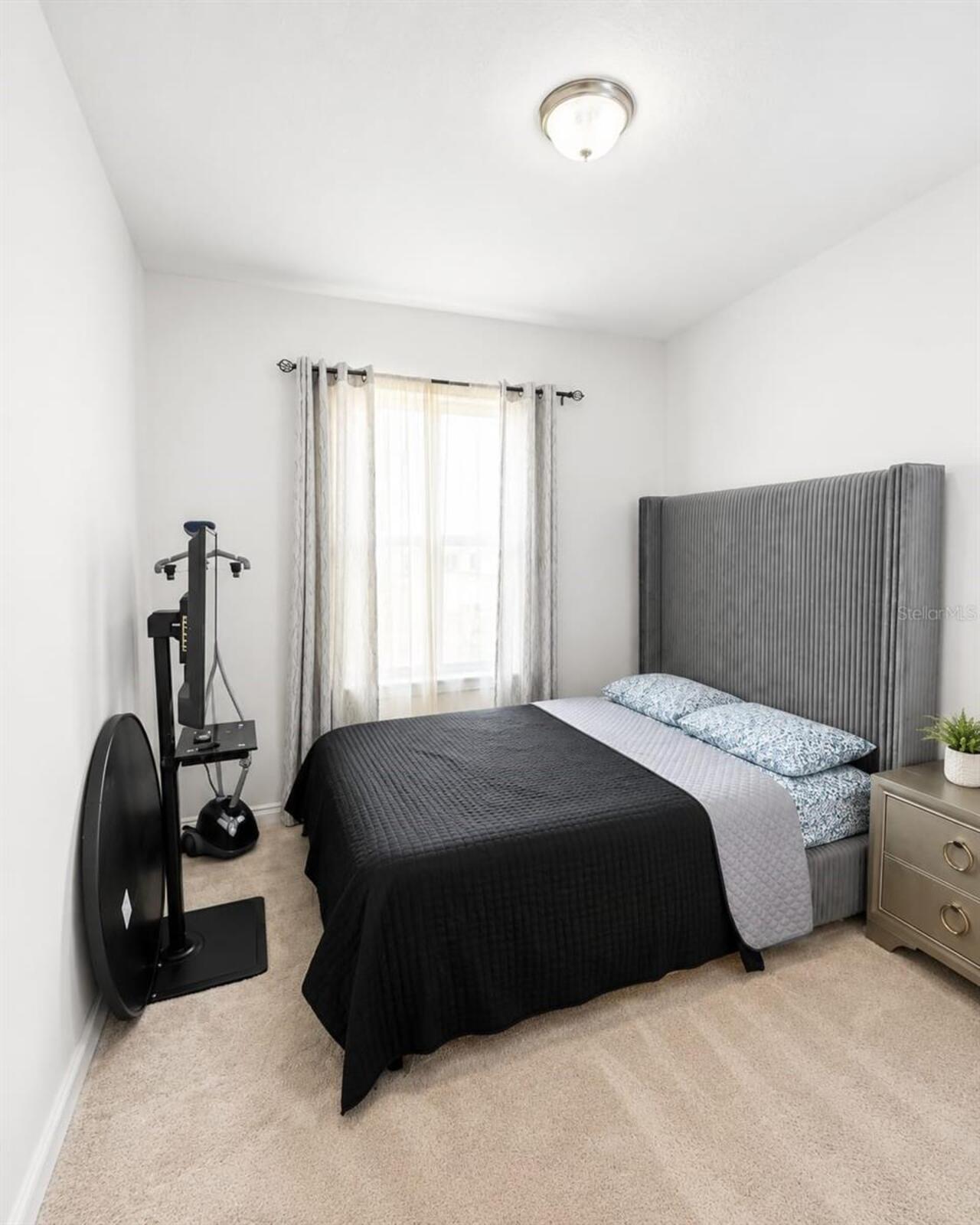 Listing Photo 10