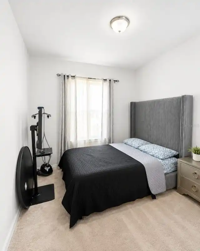 Listing Photo 10