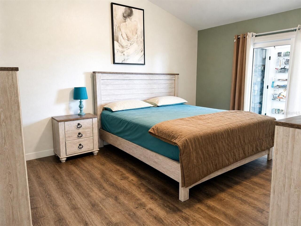 Listing Photo 8