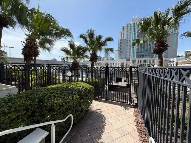 Listing Photo 12