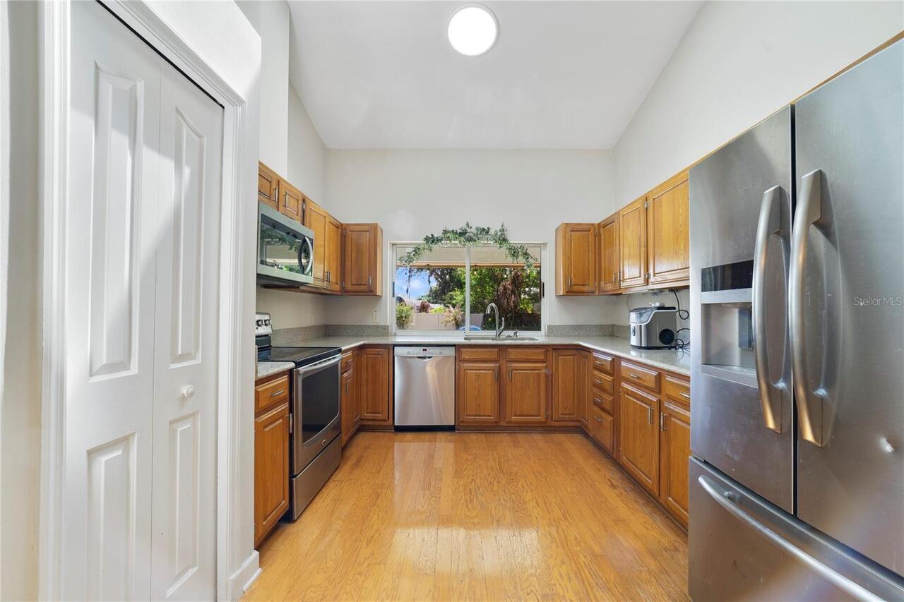 Listing Photo 8