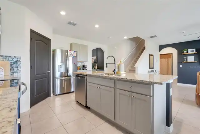 Listing Photo 12