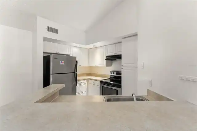 Listing Photo 14