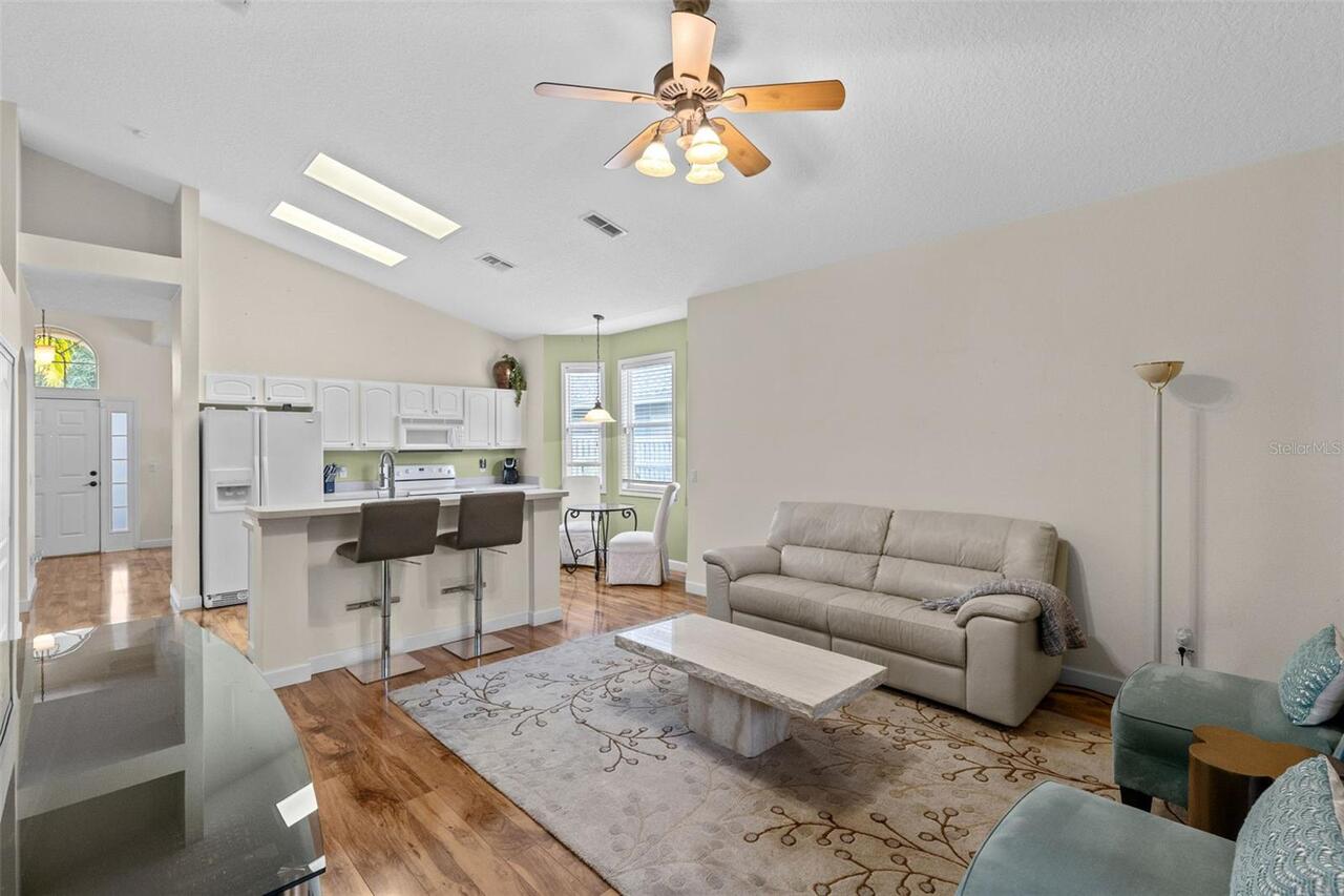 Listing Photo 8