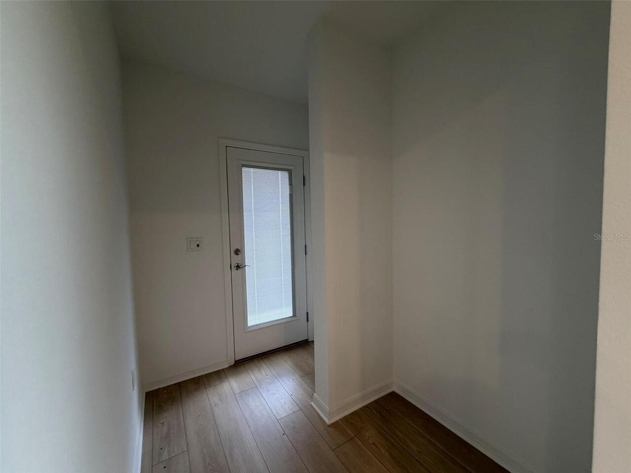 Listing Photo 12