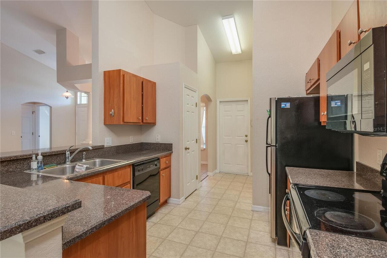 Listing Photo 12