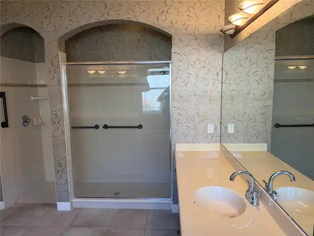 Listing Photo 16