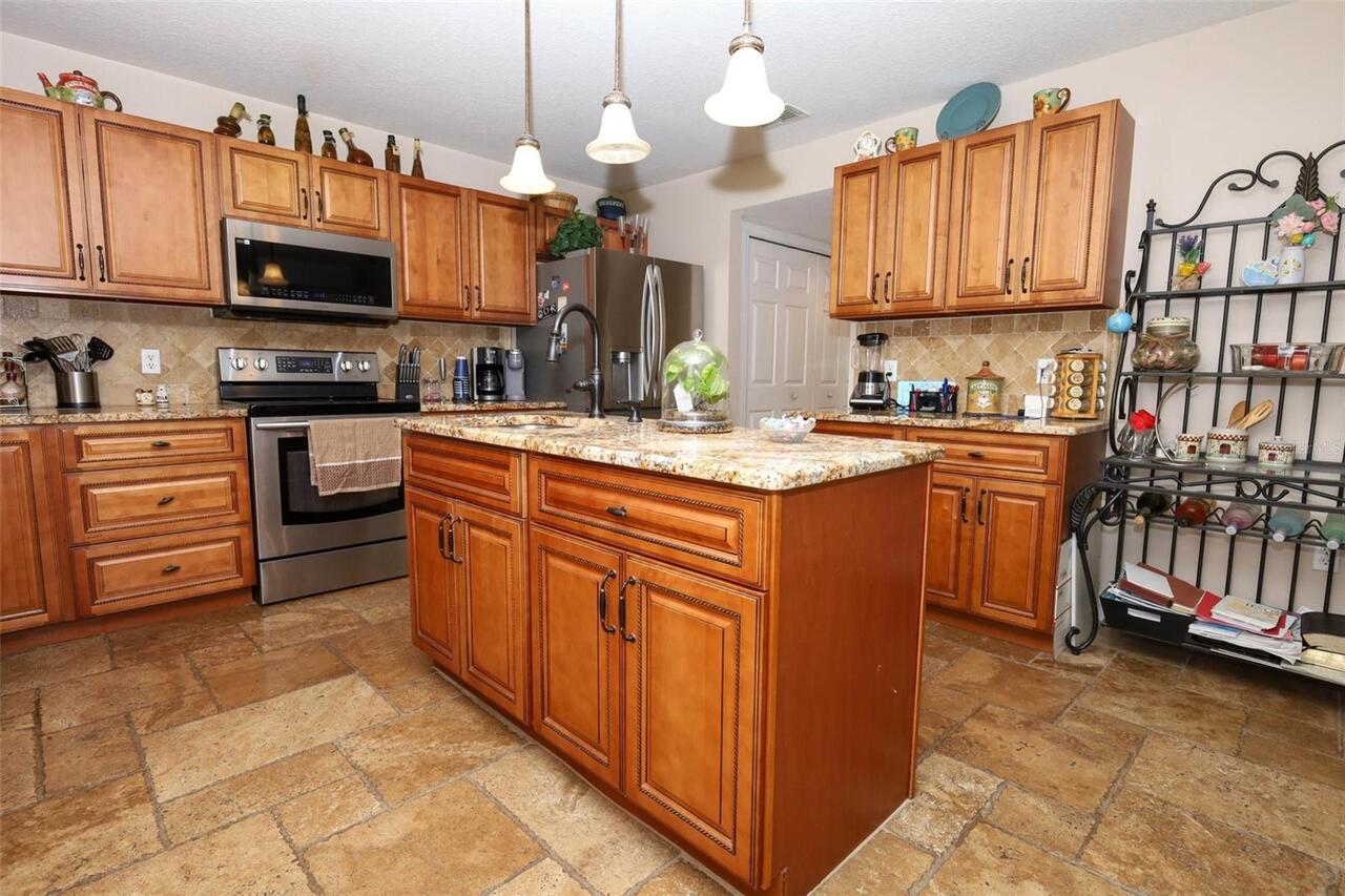 Listing Photo 12