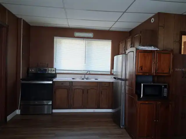 Listing Photo 8