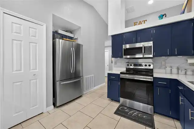Listing Photo 8