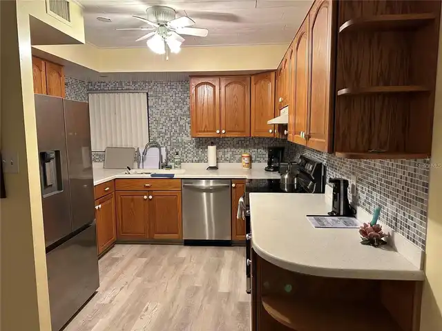 Listing Photo 8