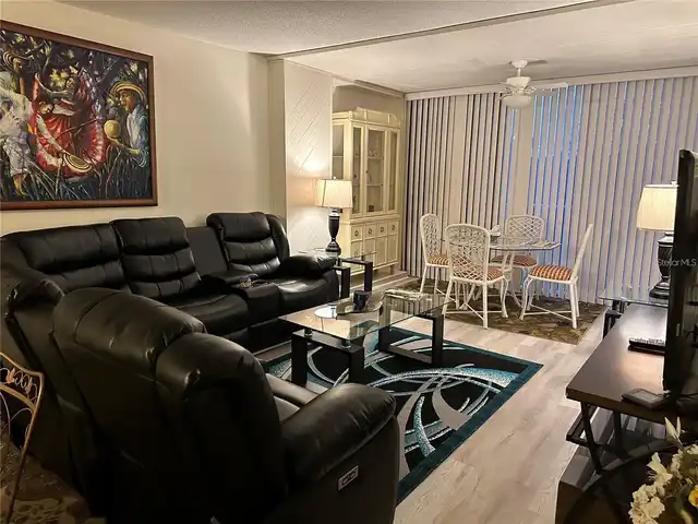 Listing Photo 12