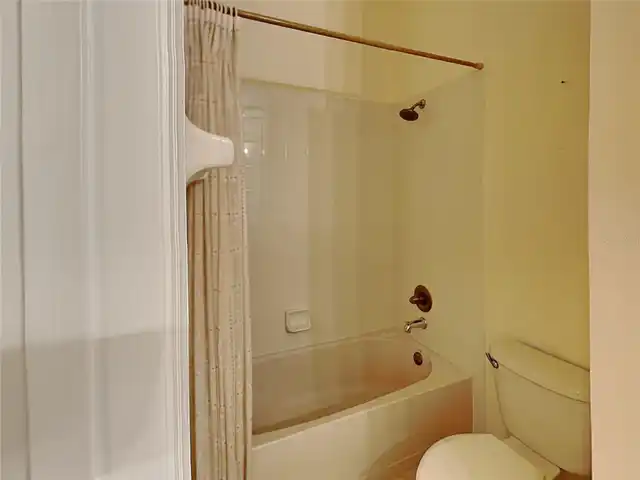 Listing Photo 8